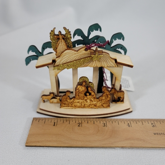 Ginger Cottages Nativity Scene - Picture 11 of 16